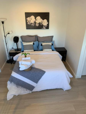 Cosy Secure comfortable for two in Canberra
